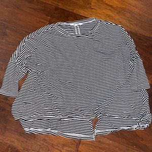 Striped quarter sleeve top
